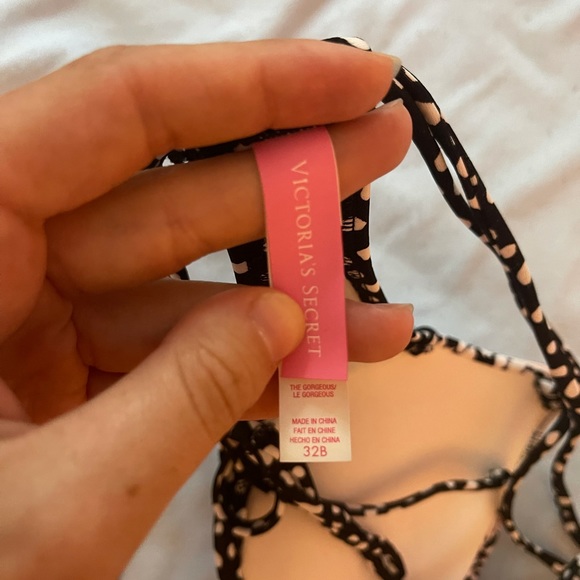 Victoria’s Secret bathing suit top - Picture 2 of 2